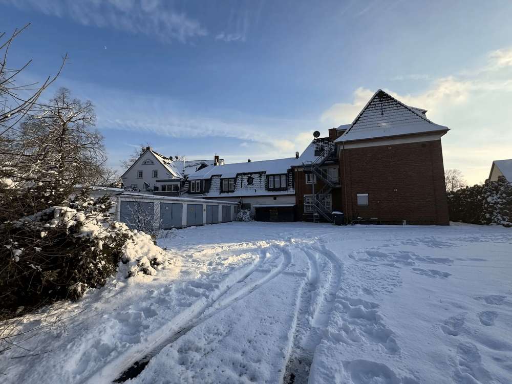 Baugrundstück & Garage